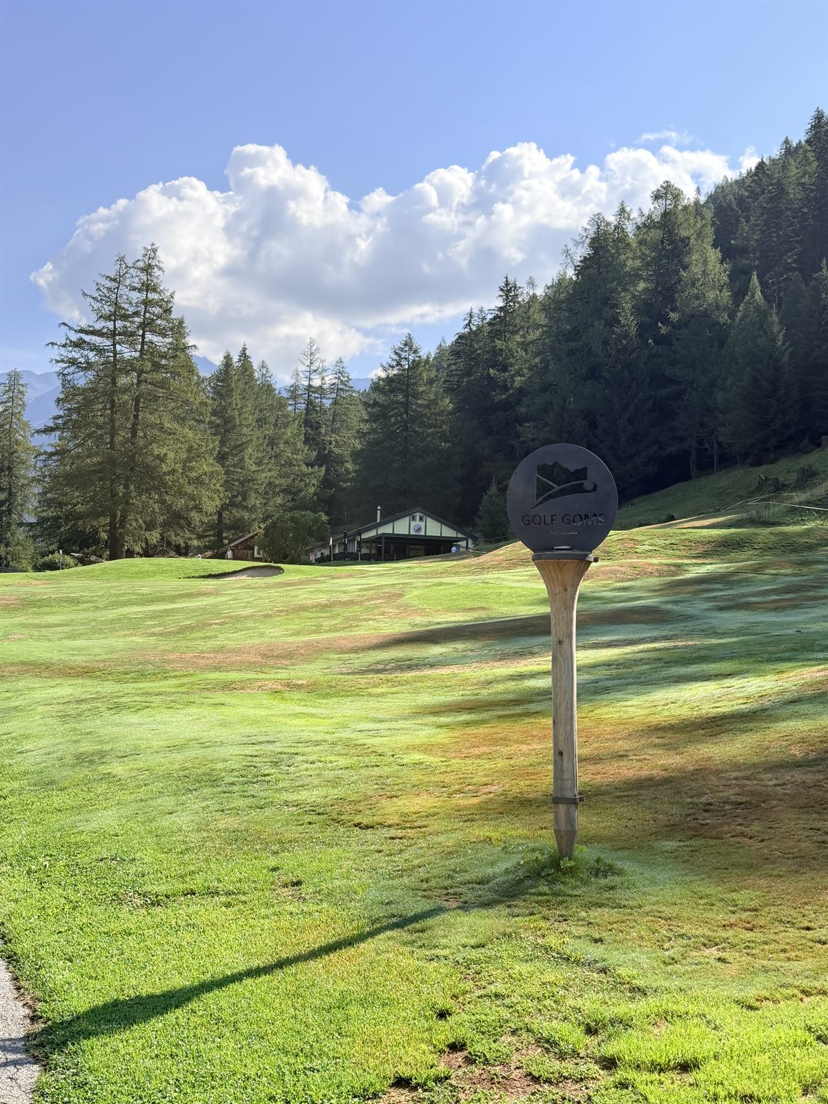 Le départ du Golf Goms, à Obergesteln